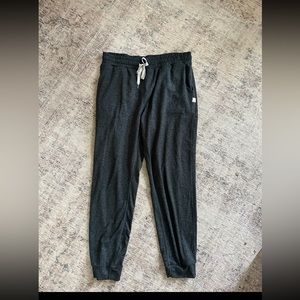 Vuori size large used gray jogger